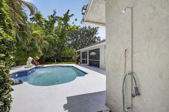 12224 GINGERWOOD Lane, Wellington, FL 33414