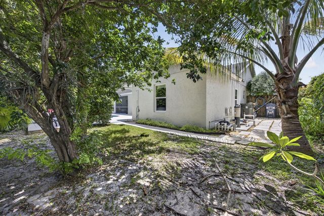 12224 GINGERWOOD Lane, Wellington, FL 33414
