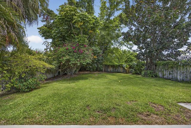 12224 GINGERWOOD Lane, Wellington, FL 33414