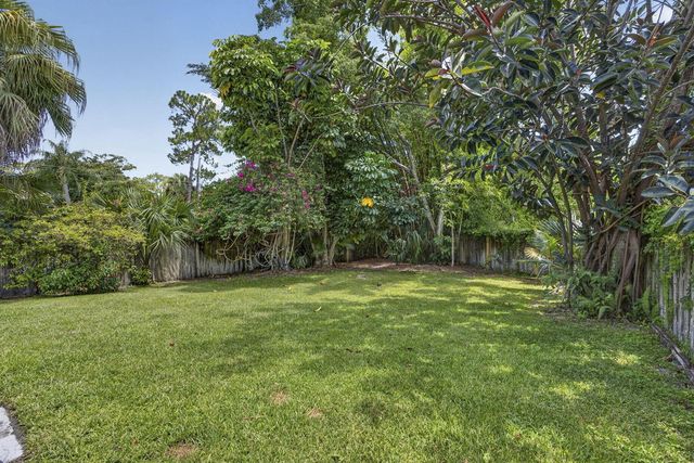 12224 GINGERWOOD Lane, Wellington, FL 33414