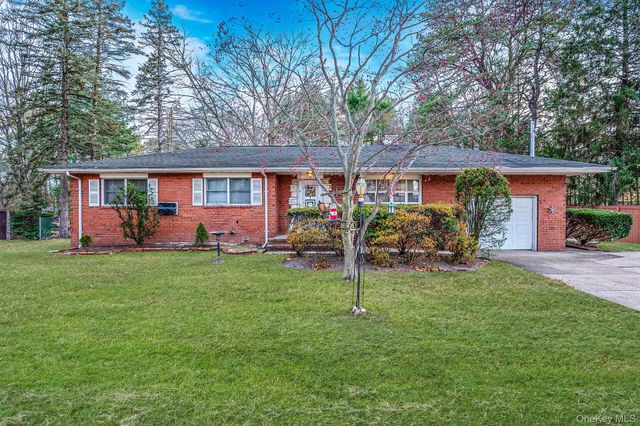 12 Babylon Street, Islip Terrace, NY 11752