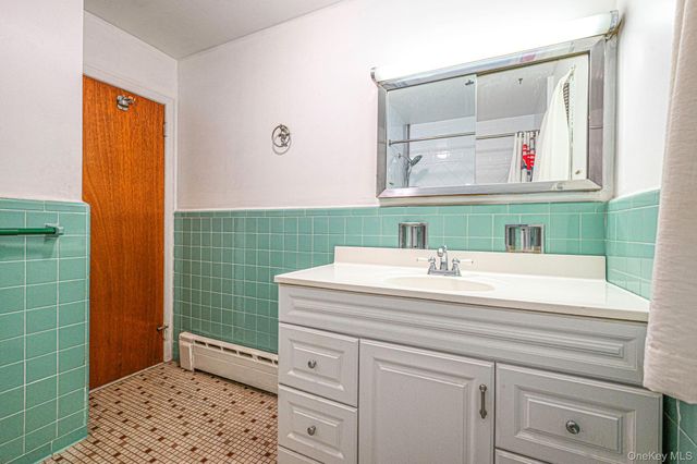 12 Babylon Street, Islip Terrace, NY 11752