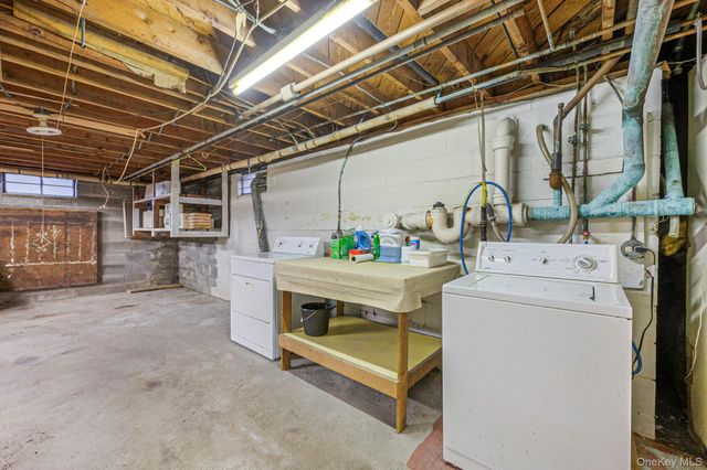 12 Babylon Street, Islip Terrace, NY 11752