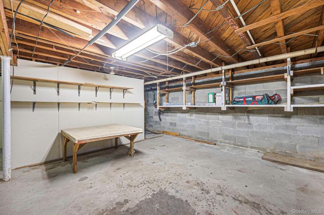 12 Babylon Street, Islip Terrace, NY 11752