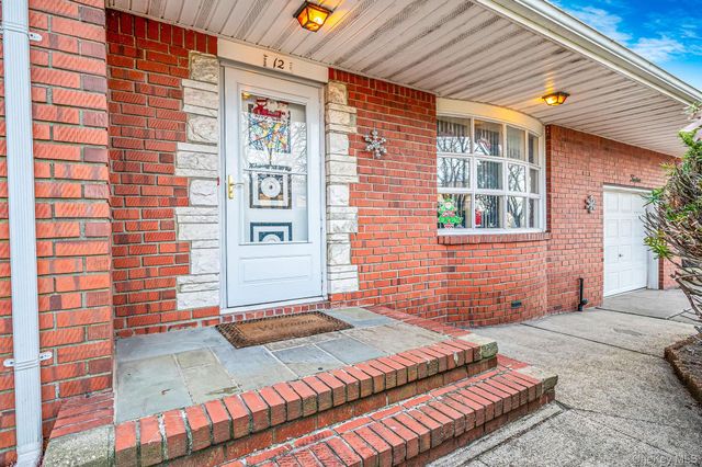 12 Babylon Street, Islip Terrace, NY 11752