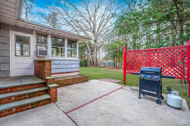 12 Babylon Street, Islip Terrace, NY 11752