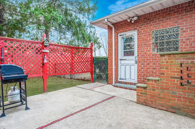 12 Babylon Street, Islip Terrace, NY 11752