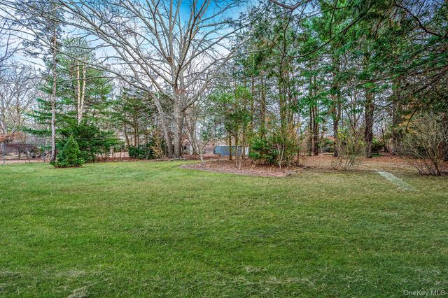 12 Babylon Street, Islip Terrace, NY 11752