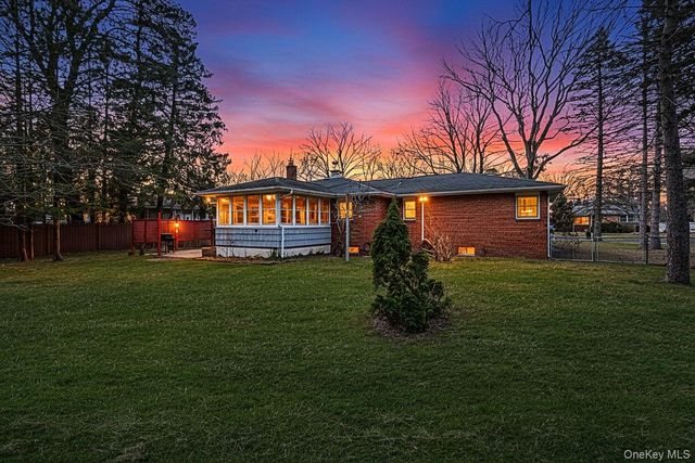 12 Babylon Street, Islip Terrace, NY 11752