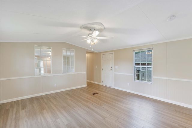 518 Elena Lane, Highlands, TX 77562