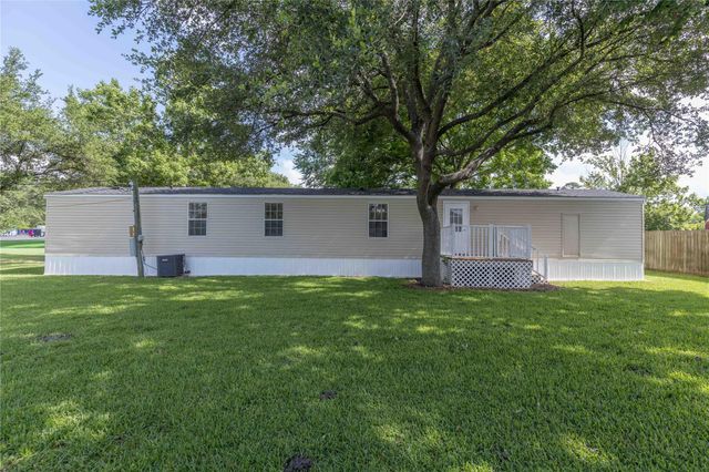 518 Elena Lane, Highlands, TX 77562