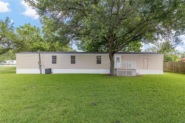 518 Elena Lane, Highlands, TX 77562