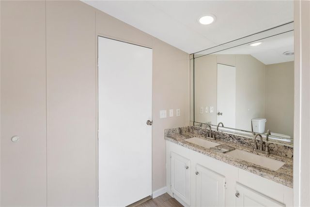 518 Elena Lane, Highlands, TX 77562
