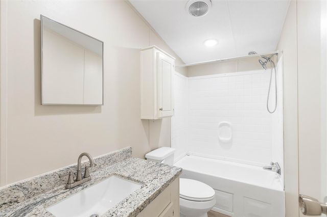 518 Elena Lane, Highlands, TX 77562