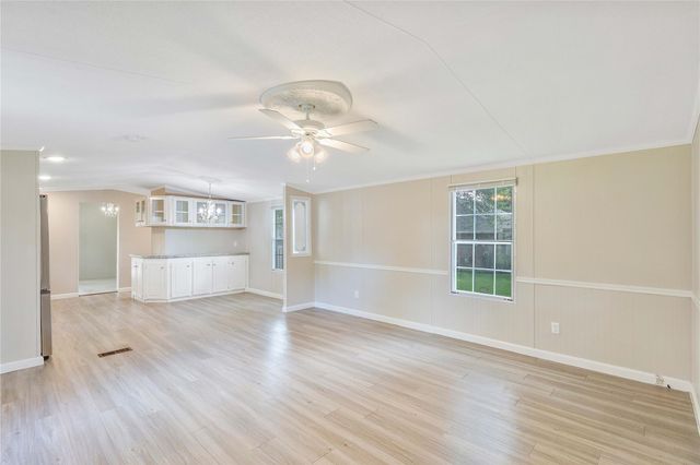 518 Elena Lane, Highlands, TX 77562