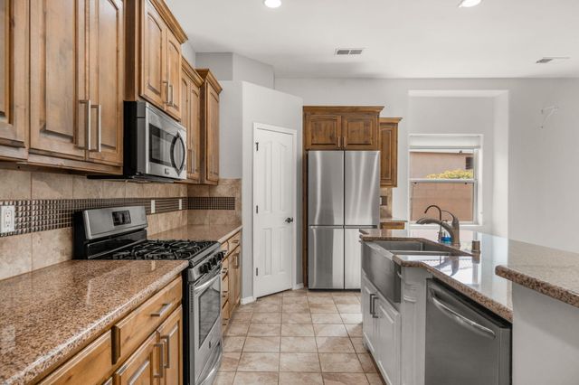 935 Palo Alto Court, Bernalillo, NM 87004