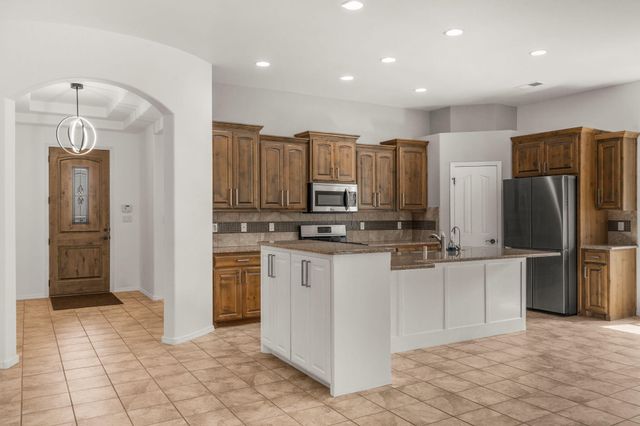 935 Palo Alto Court, Bernalillo, NM 87004