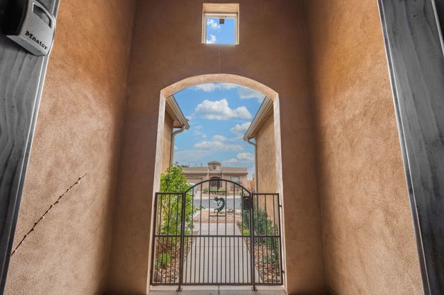 935 Palo Alto Court, Bernalillo, NM 87004