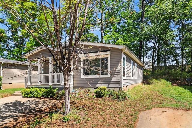 63 Willow Drive E, Newnan, GA 30263