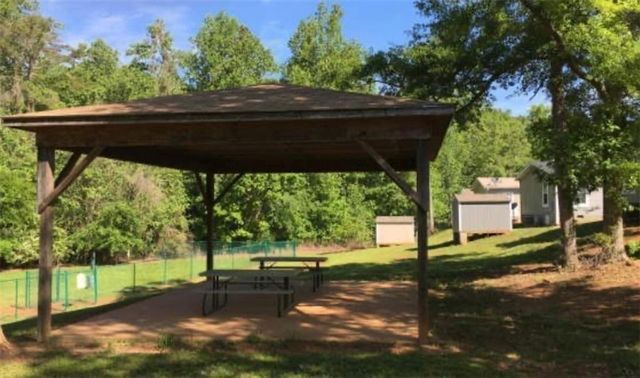 63 Willow Drive E, Newnan, GA 30263