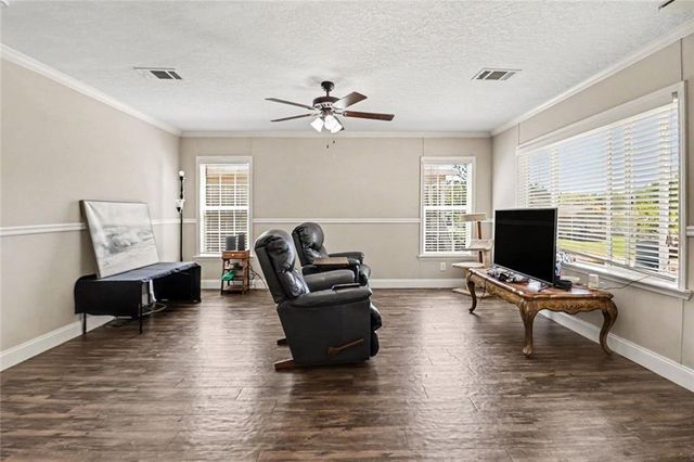 63 Willow Drive E, Newnan, GA 30263