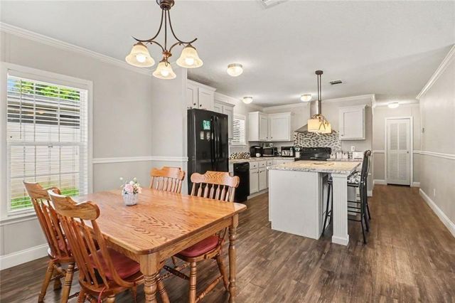 63 Willow Drive E, Newnan, GA 30263