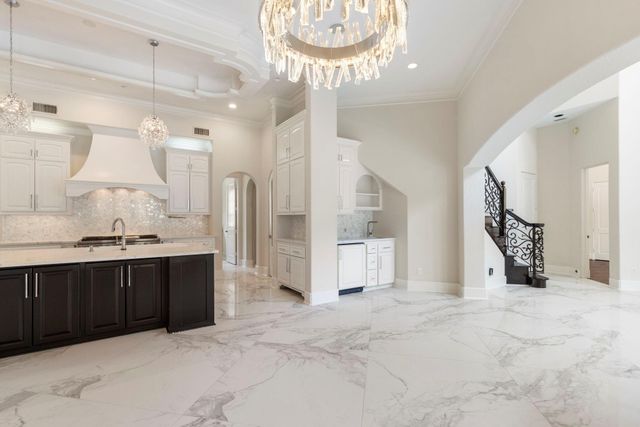 47 Hunnewell Way, The Woodlands, TX 77382