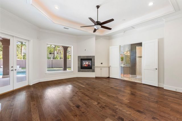 47 Hunnewell Way, The Woodlands, TX 77382
