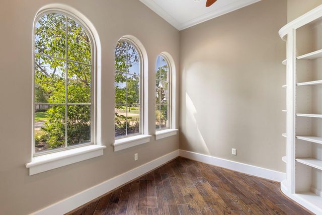 47 Hunnewell Way, The Woodlands, TX 77382