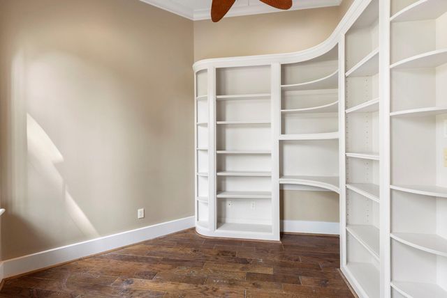 47 Hunnewell Way, The Woodlands, TX 77382