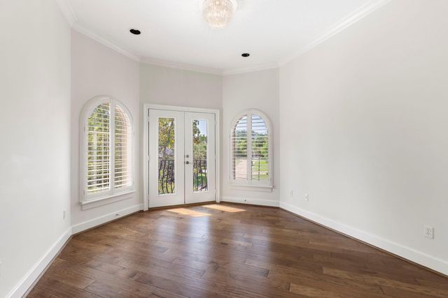 47 Hunnewell Way, The Woodlands, TX 77382