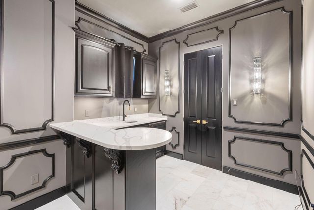 47 Hunnewell Way, The Woodlands, TX 77382