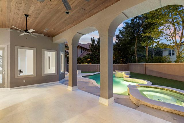 47 Hunnewell Way, The Woodlands, TX 77382