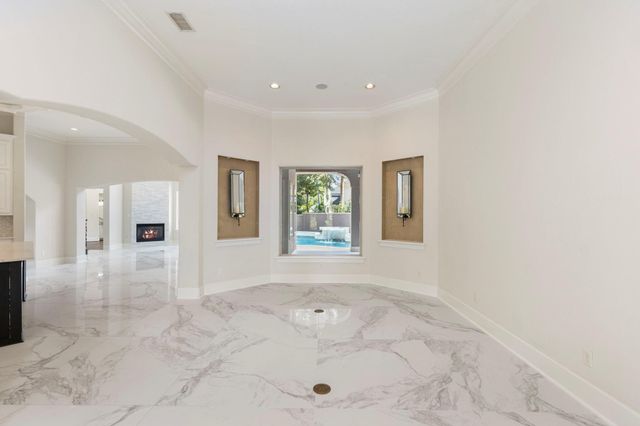 47 Hunnewell Way, The Woodlands, TX 77382