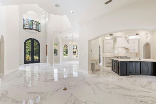 47 Hunnewell Way, The Woodlands, TX 77382