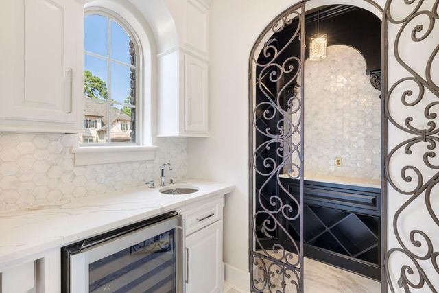 47 Hunnewell Way, The Woodlands, TX 77382