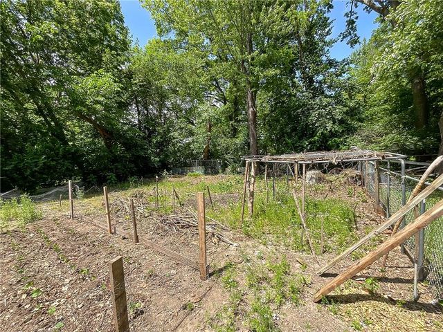 1716 S Beacon Avenue, Sedalia, MO 65301