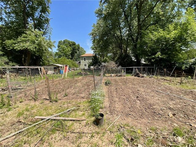 1716 S Beacon Avenue, Sedalia, MO 65301