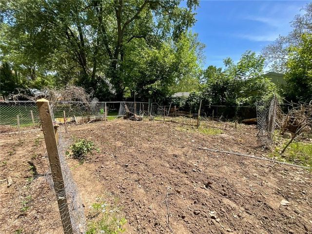 1716 S Beacon Avenue, Sedalia, MO 65301