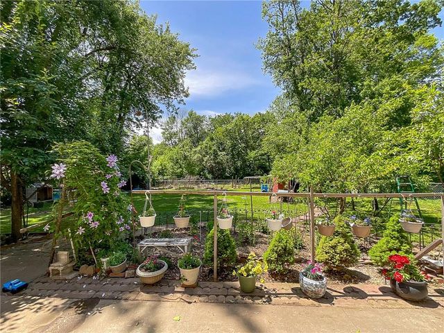 1716 S Beacon Avenue, Sedalia, MO 65301