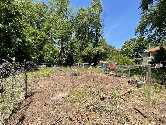 1716 S Beacon Avenue, Sedalia, MO 65301