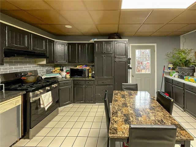 1716 S Beacon Avenue, Sedalia, MO 65301