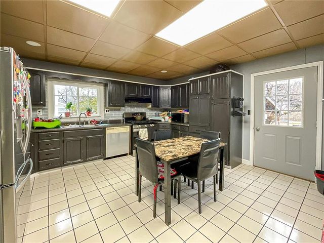 1716 S Beacon Avenue, Sedalia, MO 65301