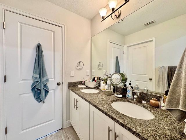2951 W CHERRY STREET, Tampa, FL 33607