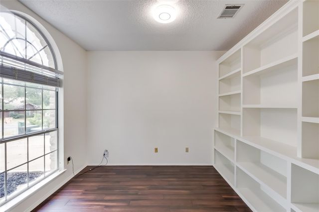 6407 Back Bay LN, Austin, TX 78739