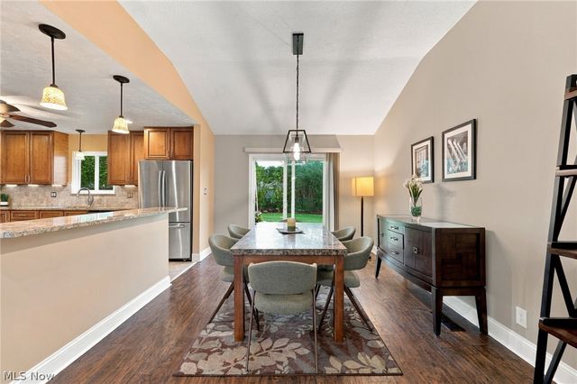 6611 Wedgewood Drive, North Olmsted, OH 44070