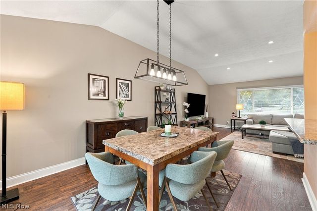 6611 Wedgewood Drive, North Olmsted, OH 44070
