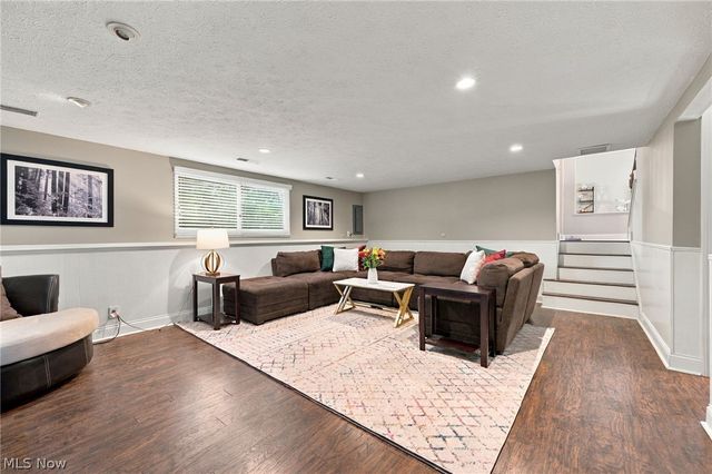 6611 Wedgewood Drive, North Olmsted, OH 44070