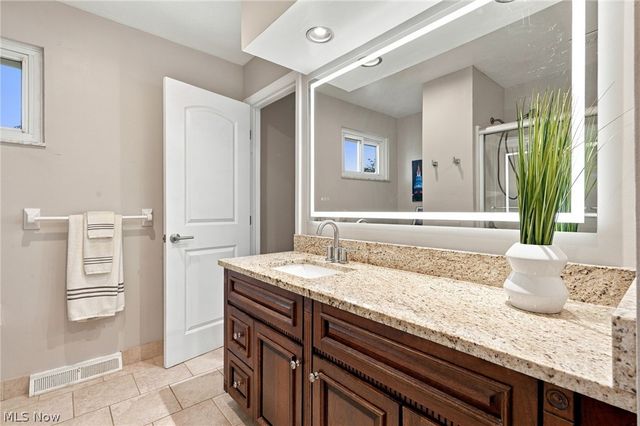 6611 Wedgewood Drive, North Olmsted, OH 44070