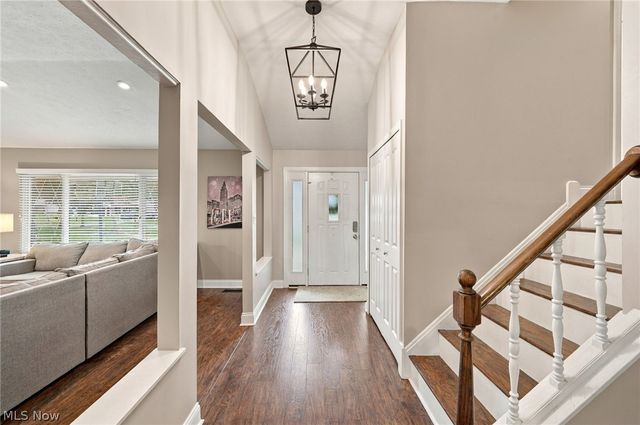 6611 Wedgewood Drive, North Olmsted, OH 44070